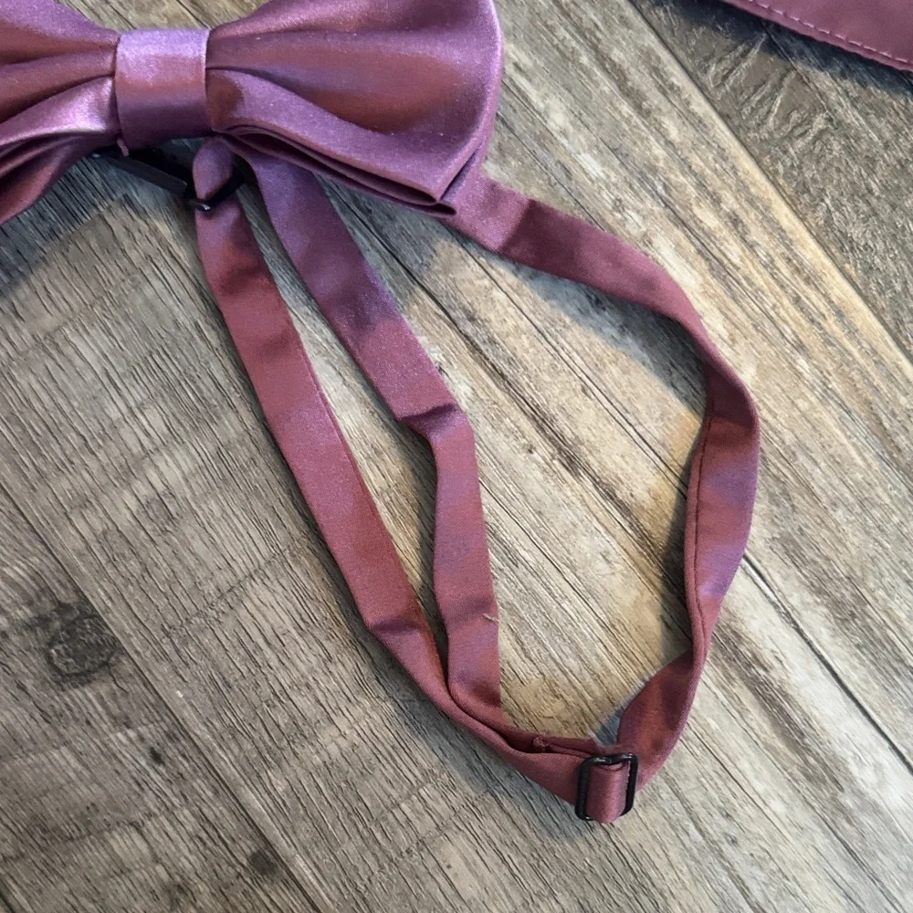 Elegant Burgundy Bow Tie and Pocket Square Set